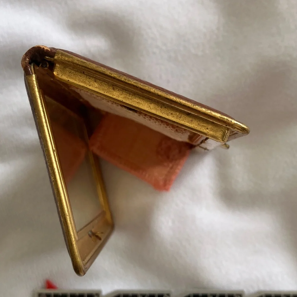 Antique Makeup Compact Mirror - Picture 13 of 15